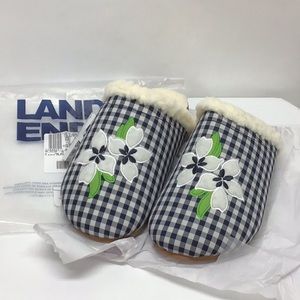 Lands' End NWT Felt Scuff Slippers
